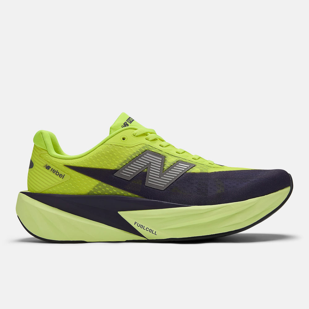 New Balance FuelCell Rebel v5 em destaque
